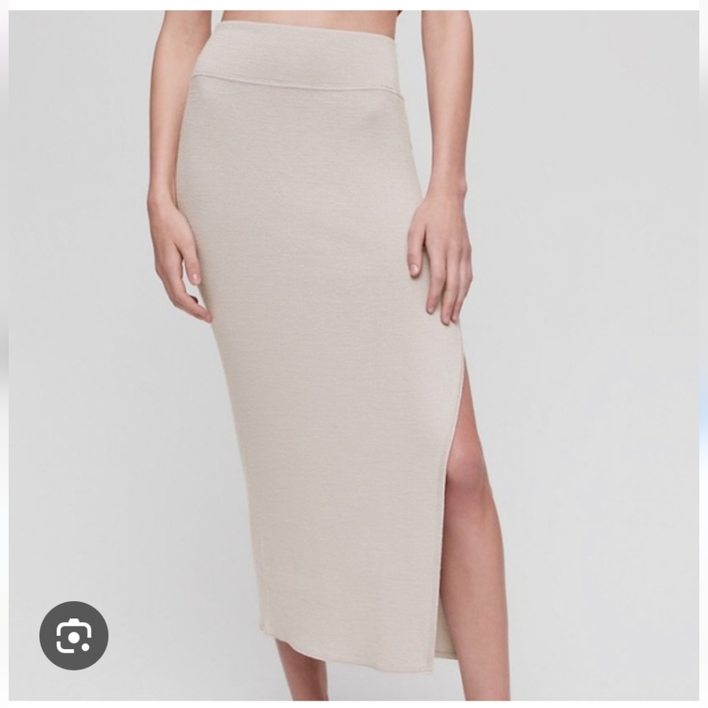 Wilfred Aritzia Cream Midi Skirt with Slit XS
